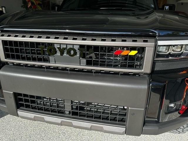 TOYOTA Grille Emblem Installation On My 1st Gen : R/ToyotaTundra - Foto 4